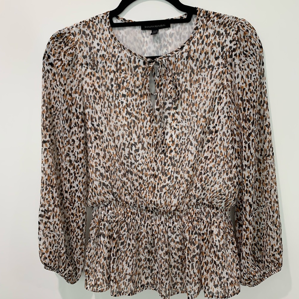 Banana Republic XS leopard print smocked peplum blouse